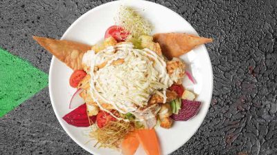 HÄHNCHEN-CAESAR-SALAT
